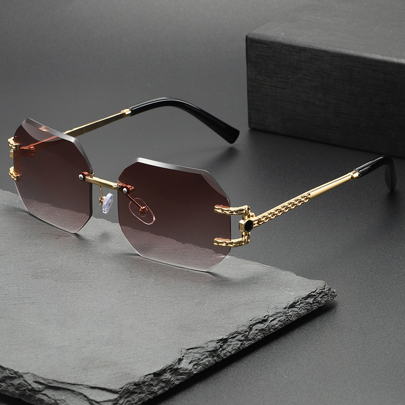 Photography Fashion - New small rectangular frameless sunglasses women's
