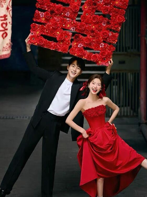 2025 New Red Strapless Floral  - Photography Outfit review and price